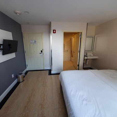 ניו יורק Mayfair Inn And Suites מראה חיצוני תמונה