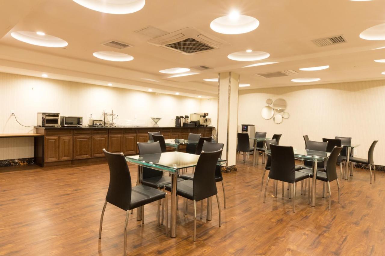 ניו יורק Mayfair Inn And Suites מראה חיצוני תמונה