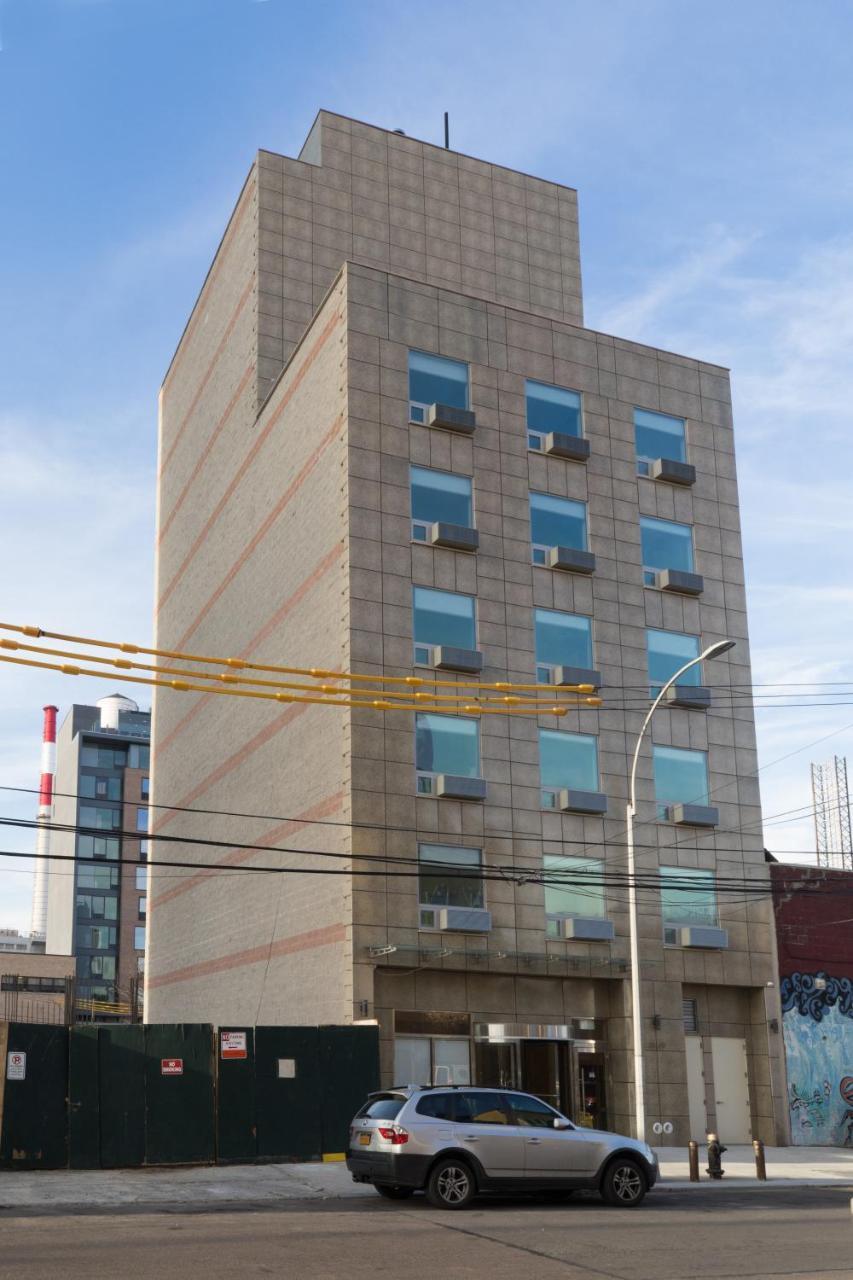 ניו יורק Mayfair Inn And Suites מראה חיצוני תמונה