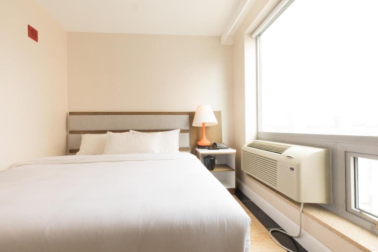 ניו יורק Mayfair Inn And Suites מראה חיצוני תמונה